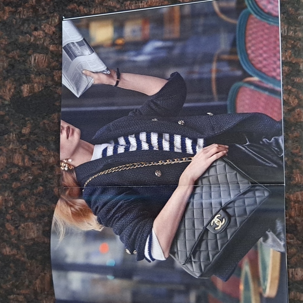 Chanel Iconic Book - Picture 6 of 8